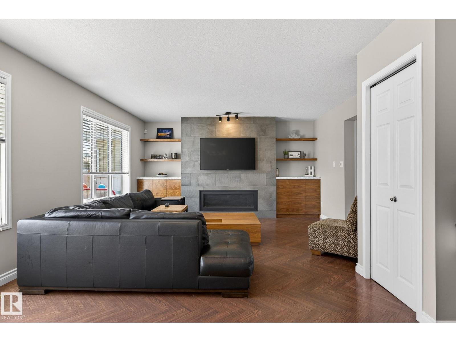 907 115 ST NW NW - 21