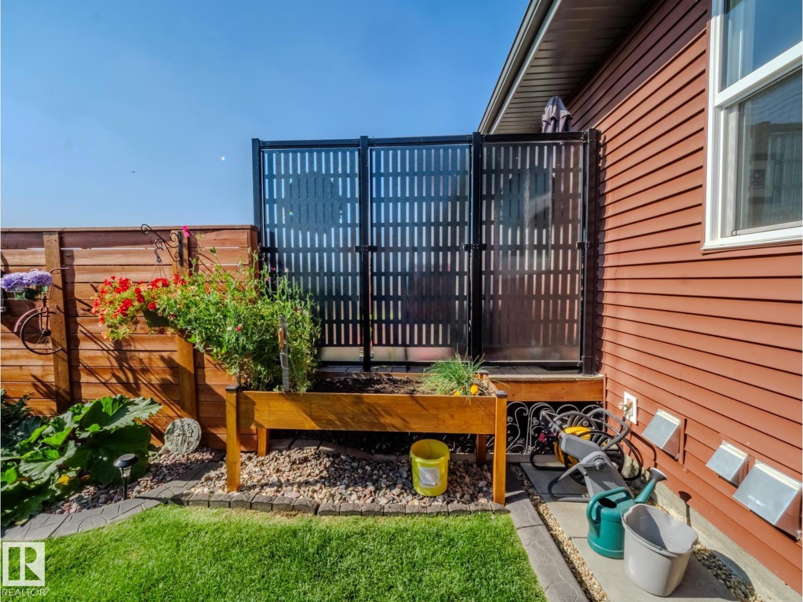 153 RANKIN DR, St. Albert