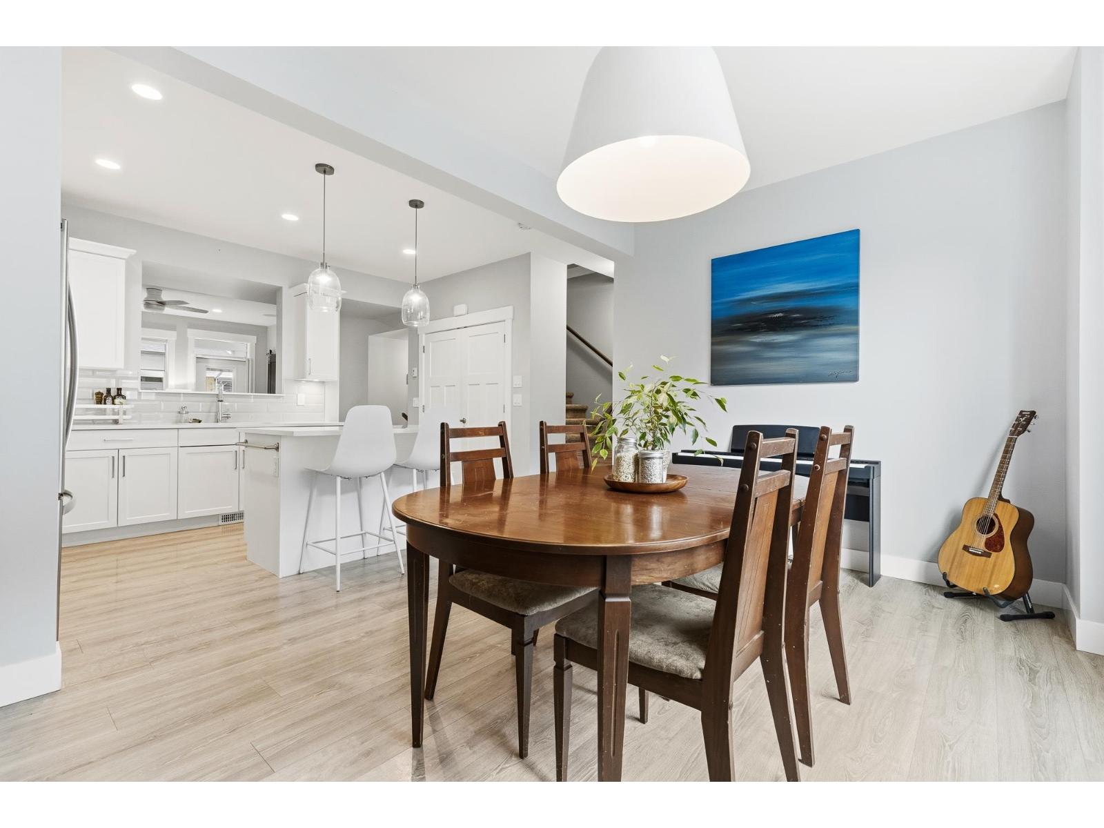 33 386 PINE AVENUE, Harrison Hot Springs