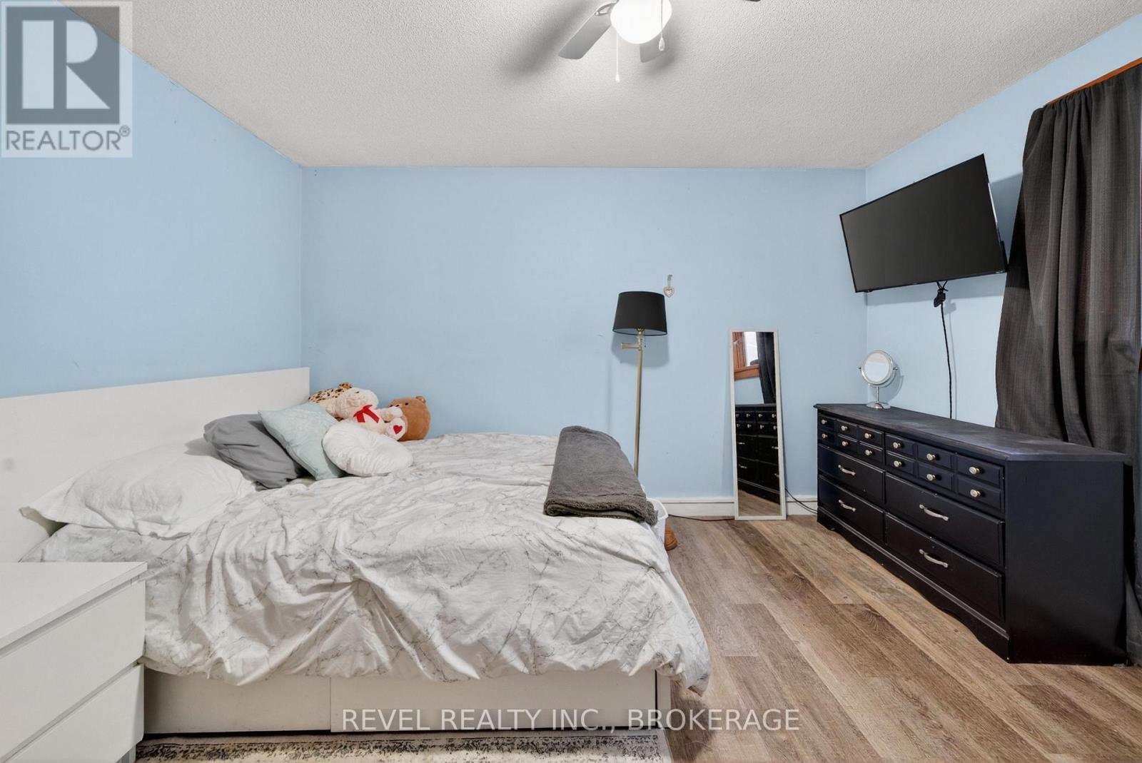 4331 MILL STREET - 23