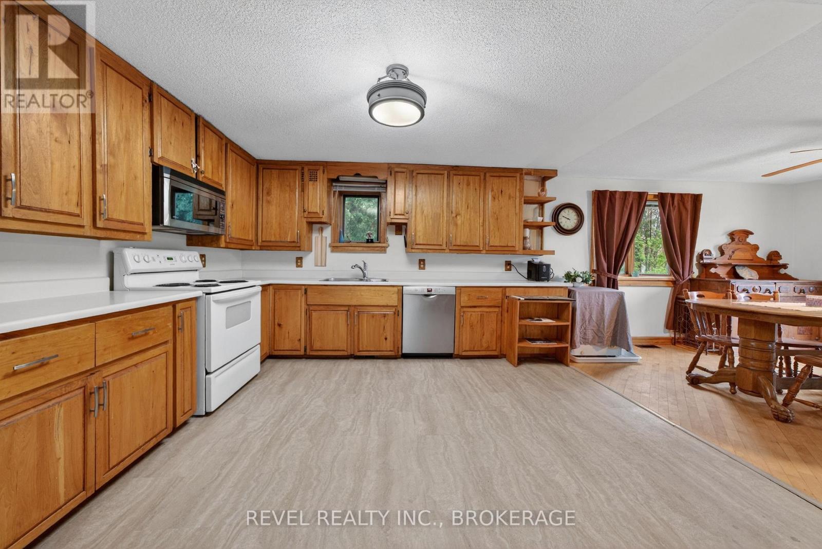 4331 MILL STREET - 7