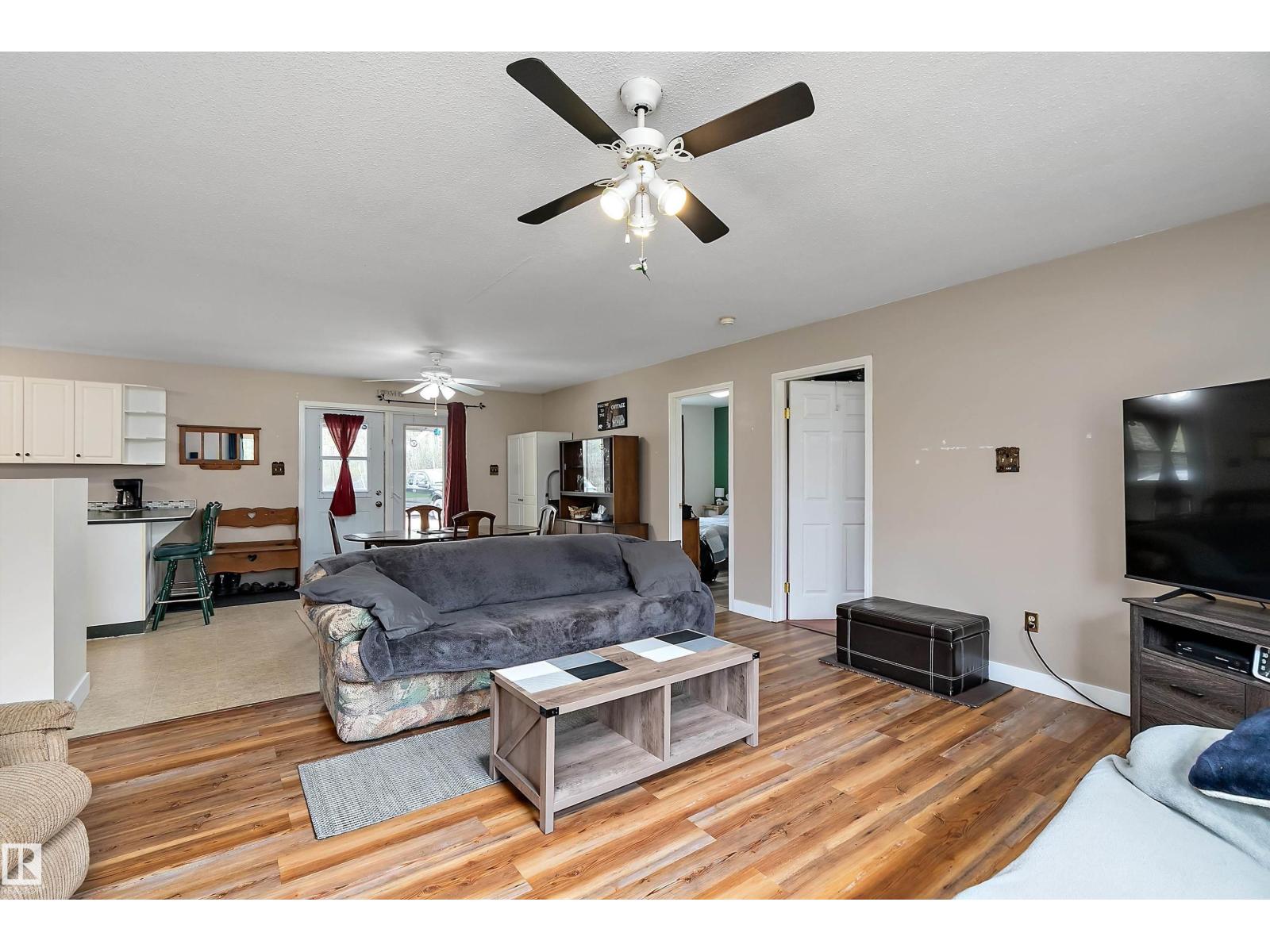4802 22 ST - 8