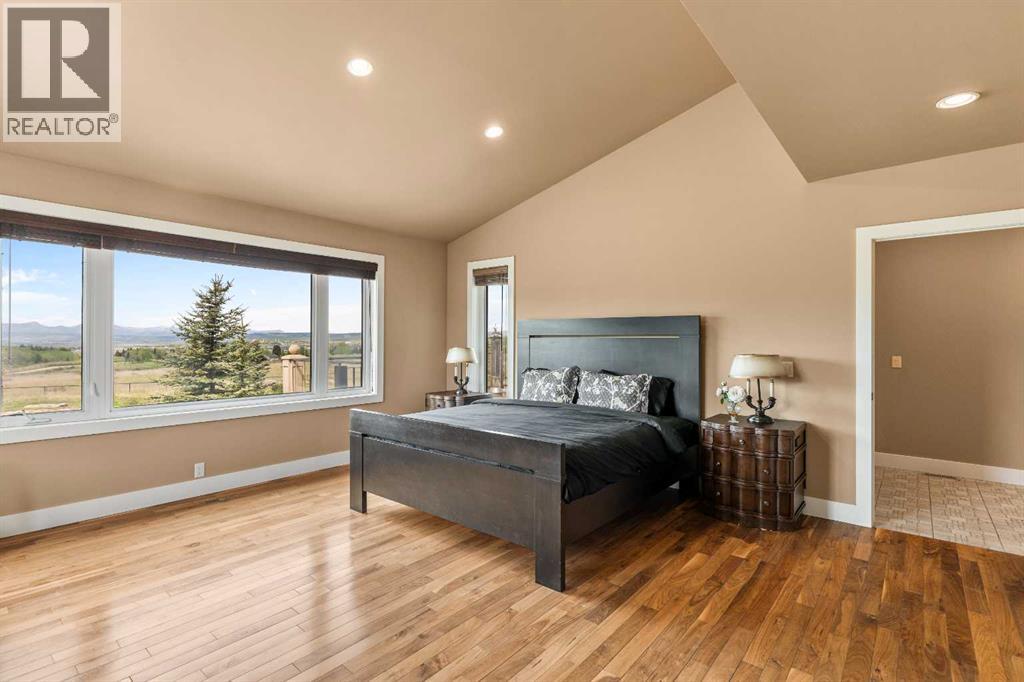 Bedroom 2 w/ Full En-Suite