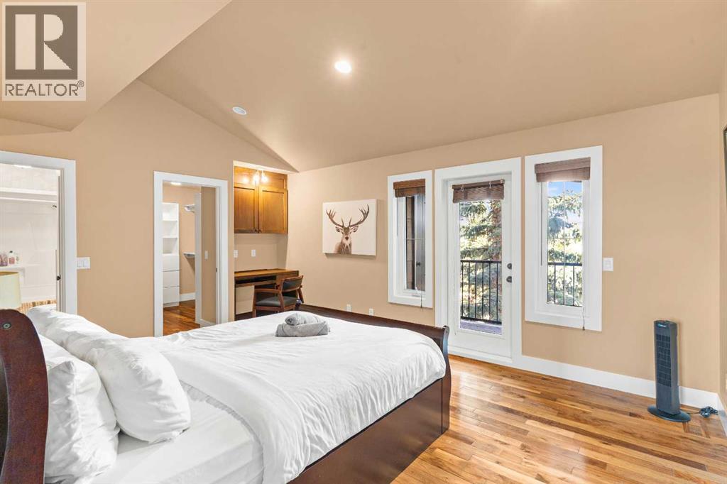 Bedroom 1 w/ full En-Suite