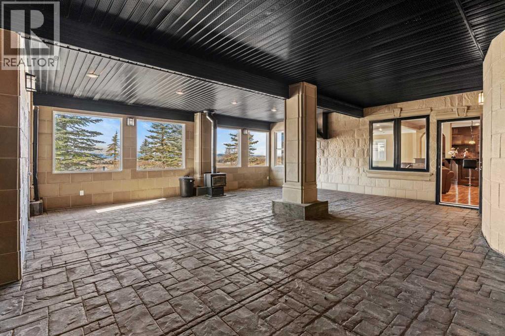 Covered Indoor / Outdoor Patio
