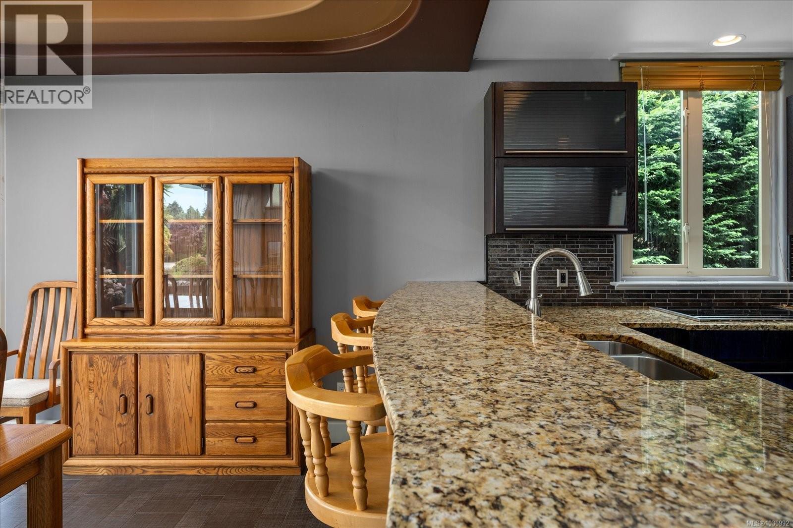 6577 Groveland Dr - 10