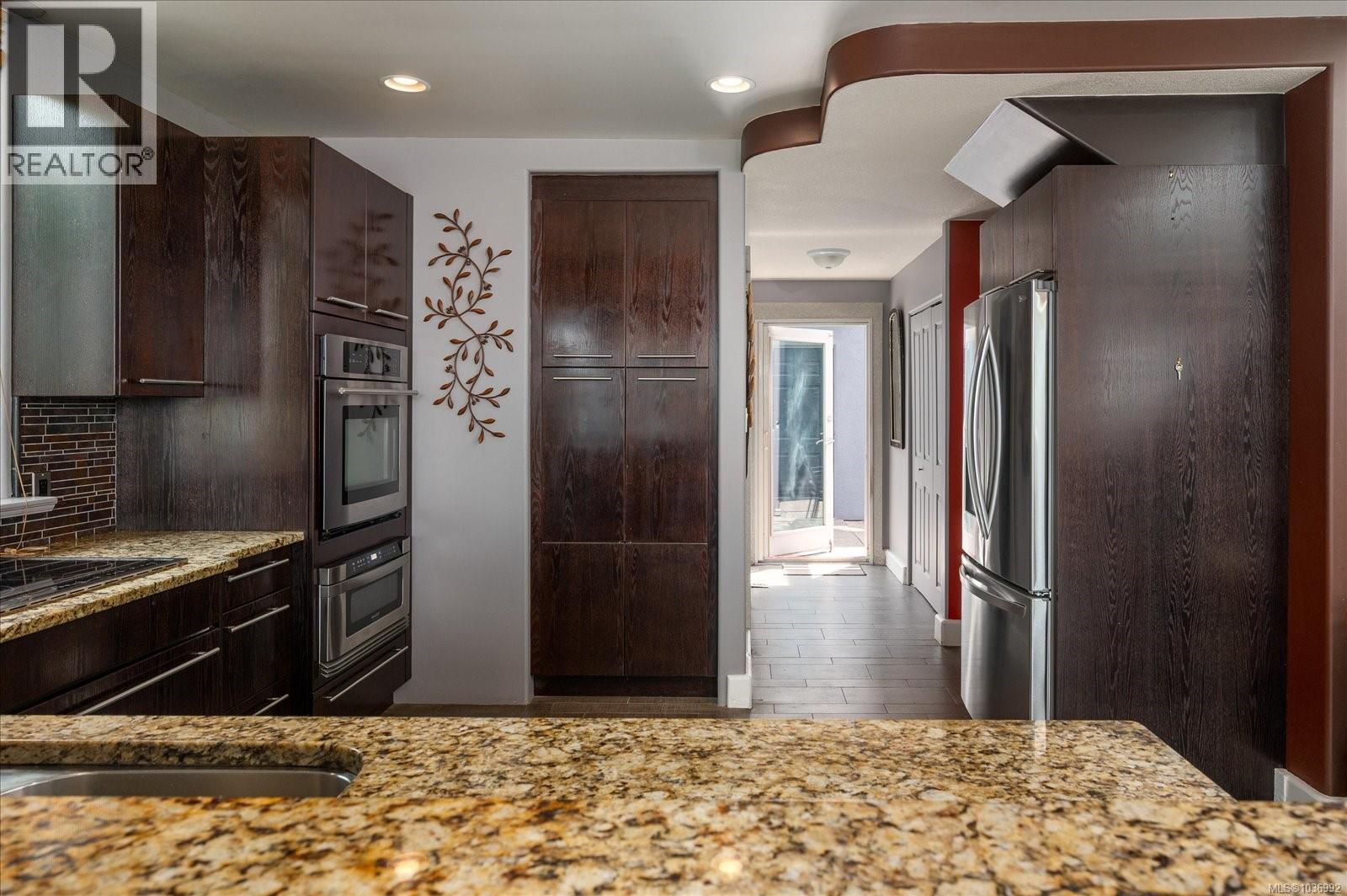 6577 Groveland Dr - 13