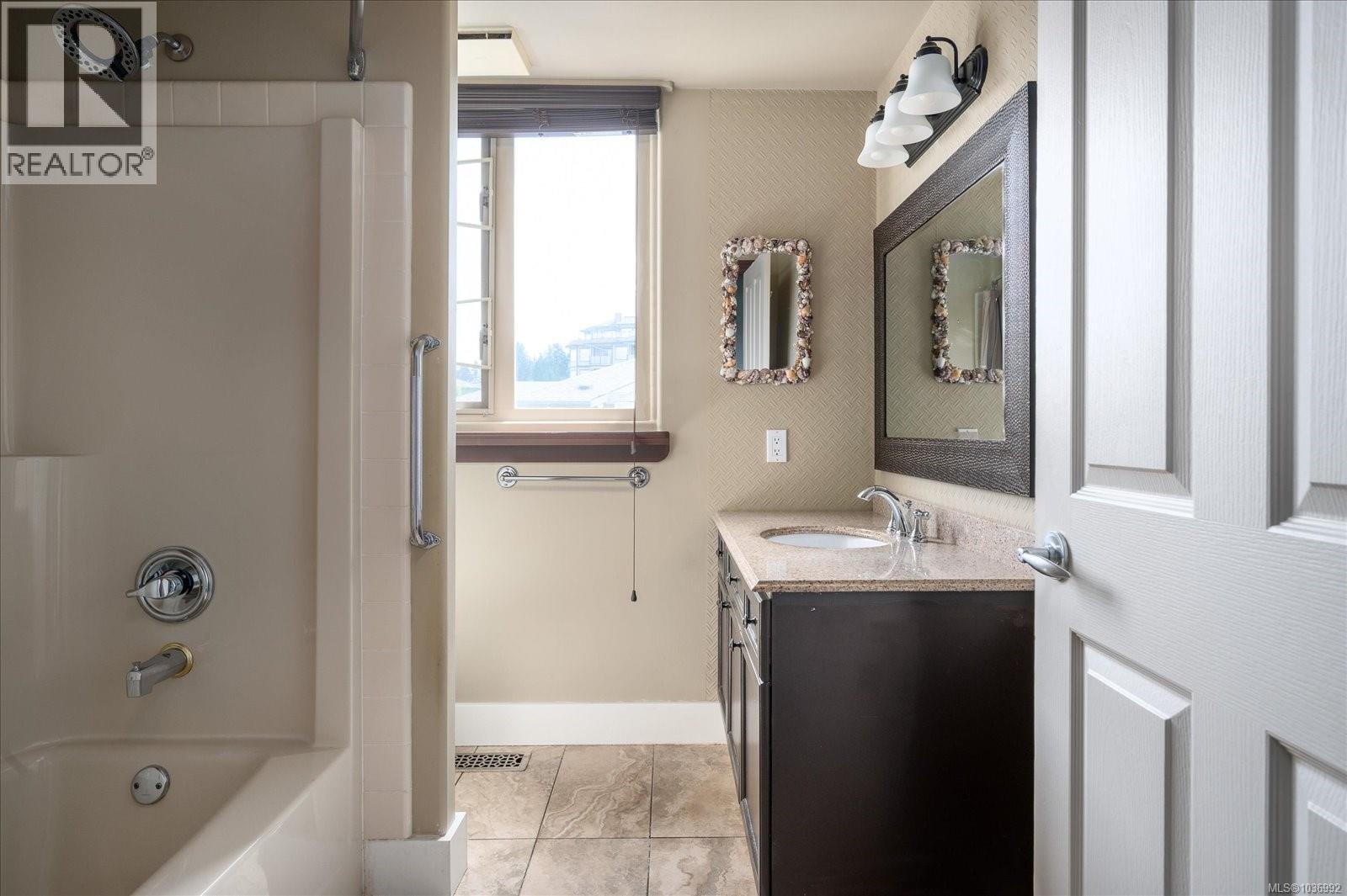 6577 Groveland Dr - 35