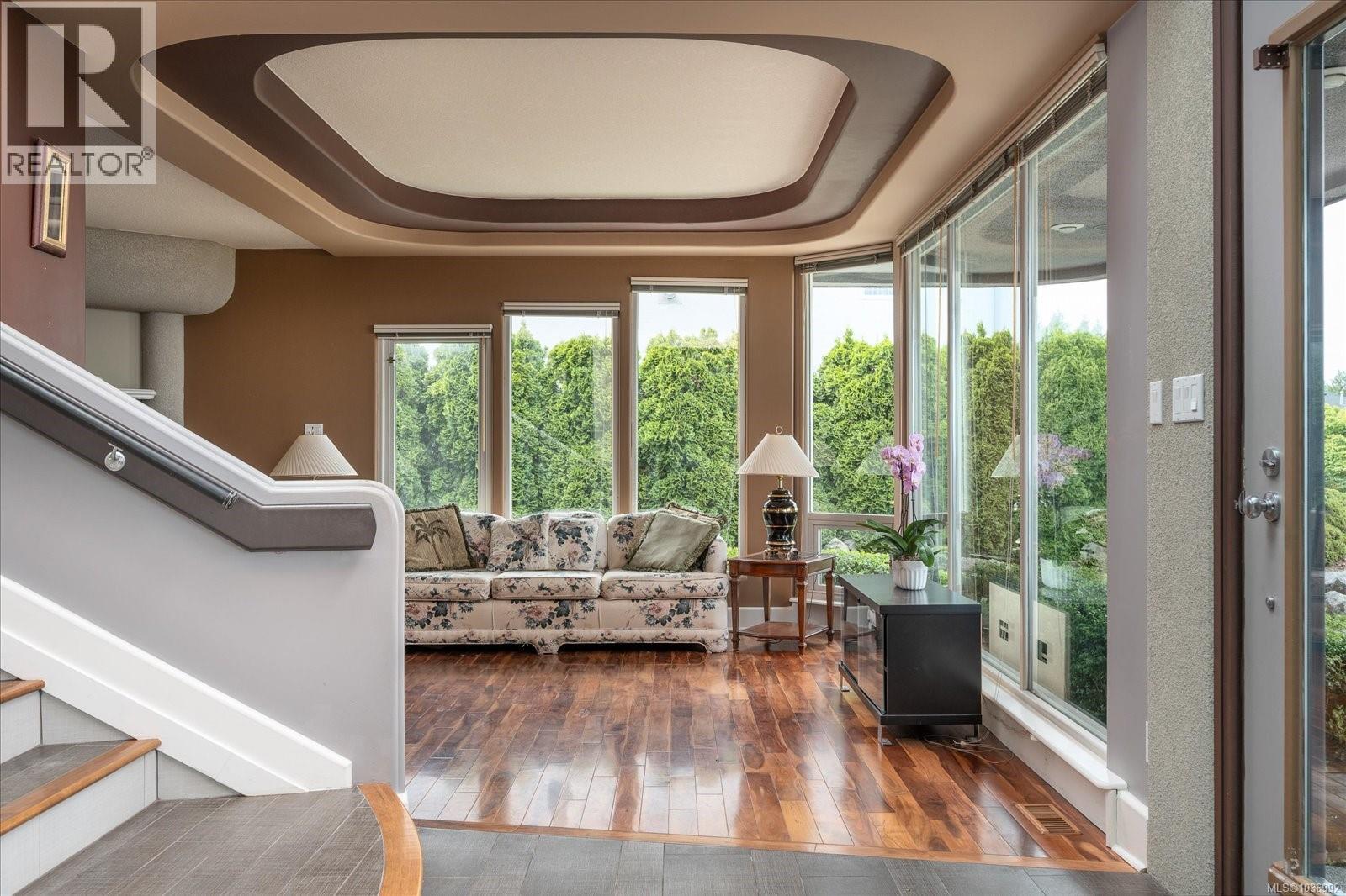6577 Groveland Dr - 6