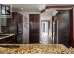 Entrance - 6577 Groveland Dr, Nanaimo, BC V9V1P7 Photo 13
