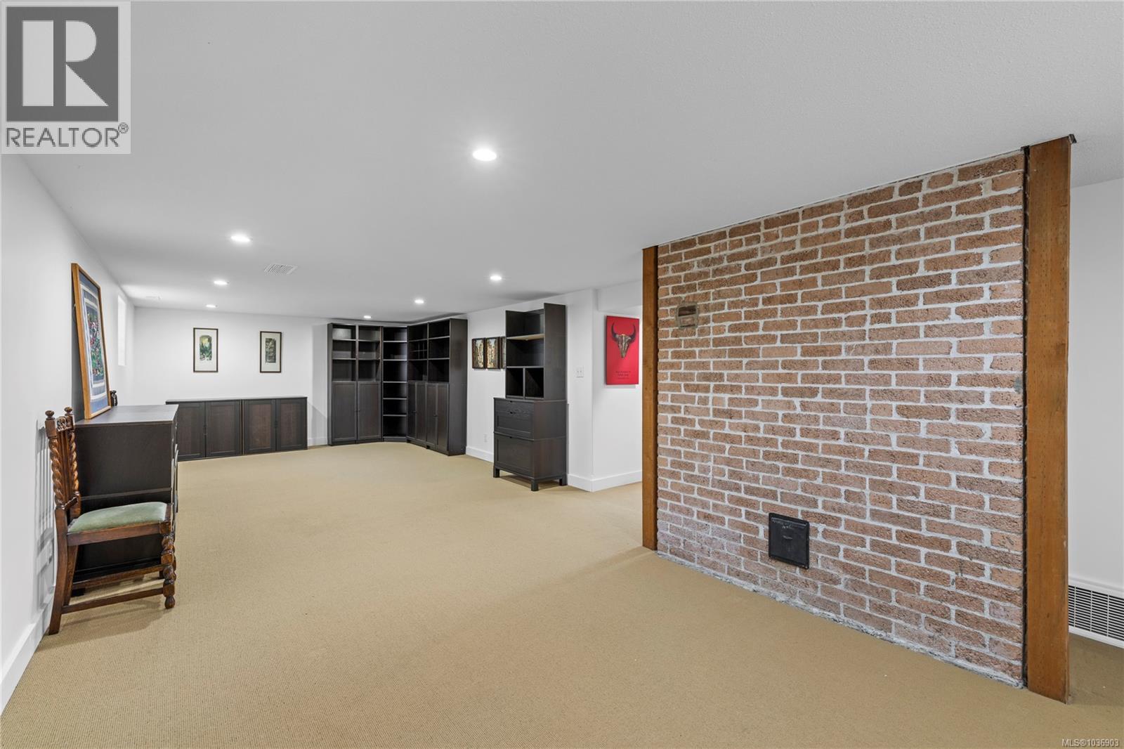 202 Crescent Rd E - 28