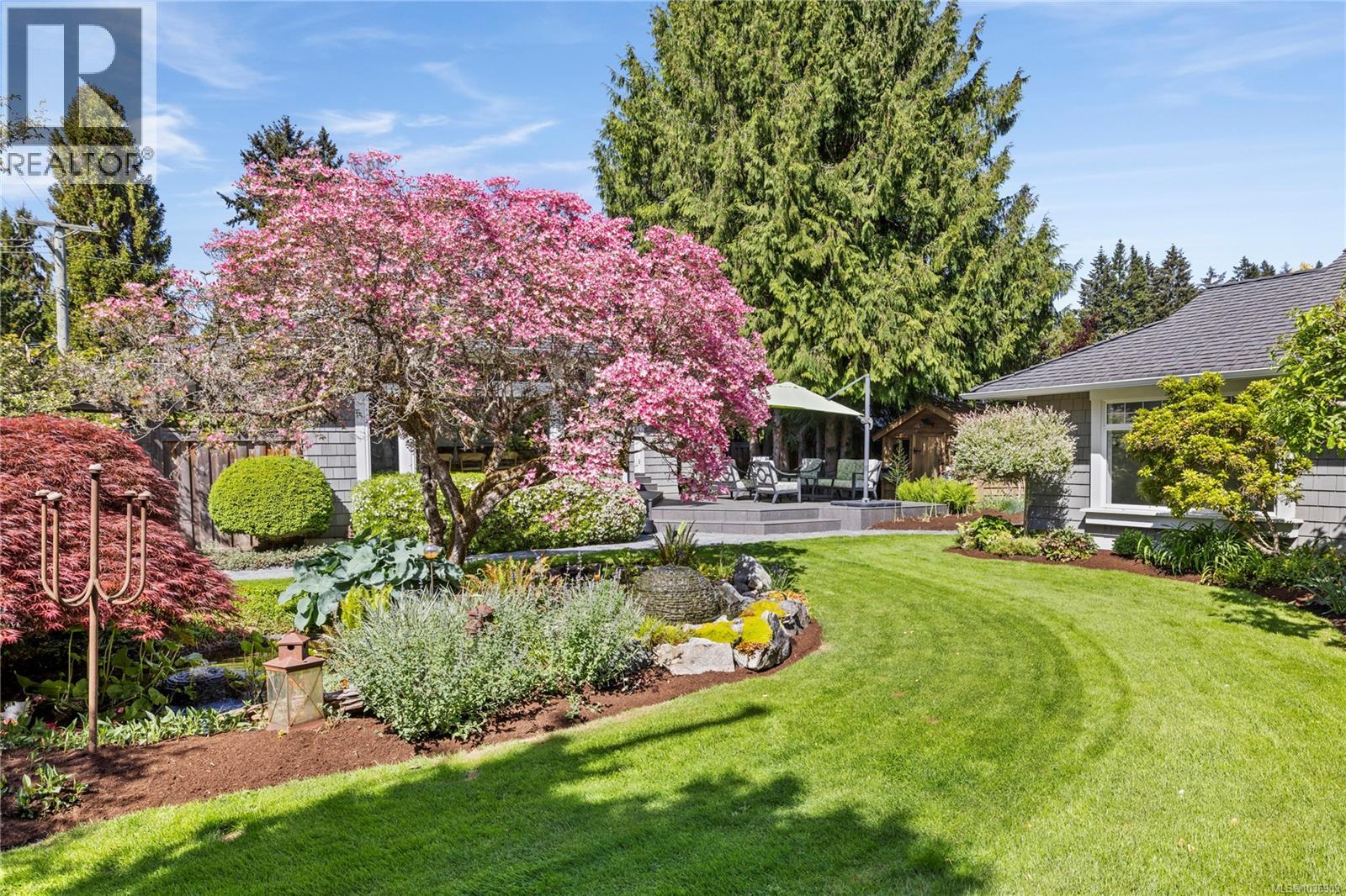 202 Crescent Rd E - 11