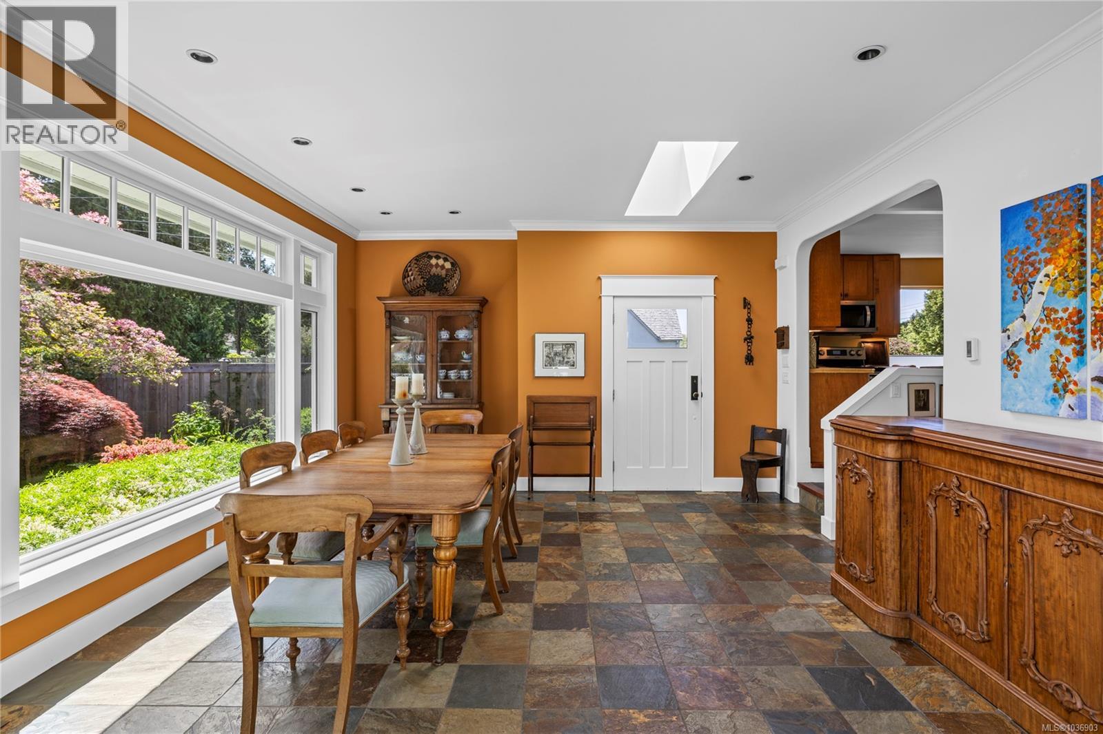202 Crescent Rd E - 14