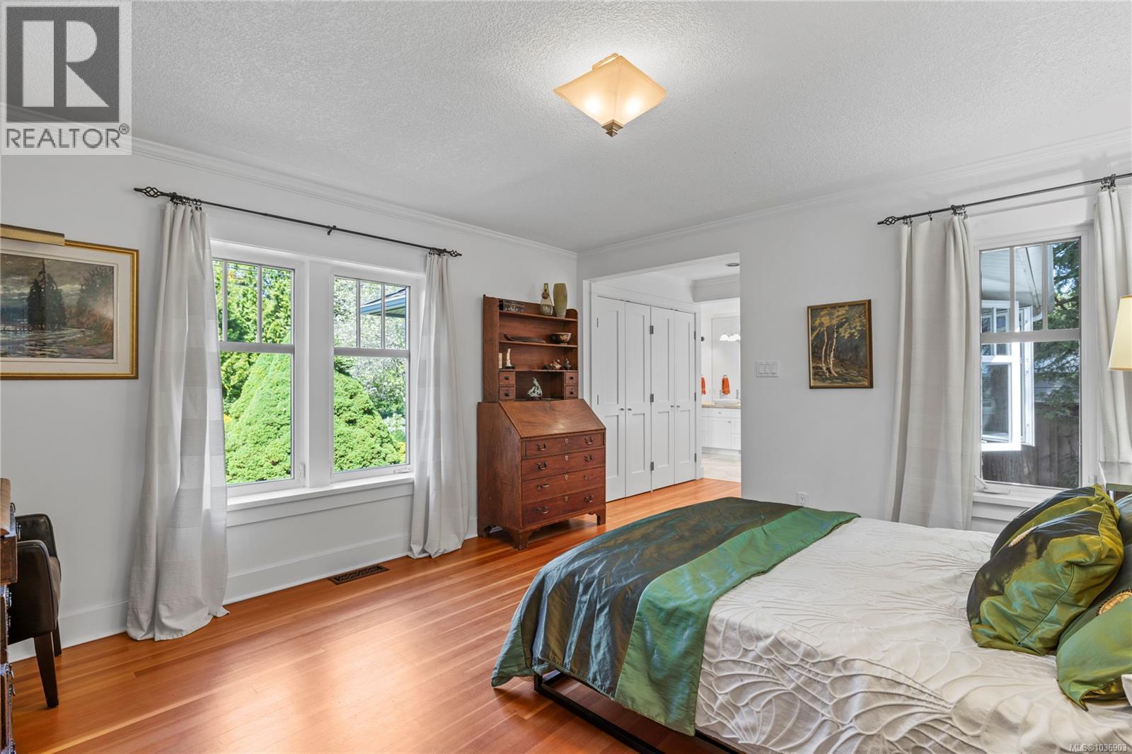 202 Crescent Rd E - 31