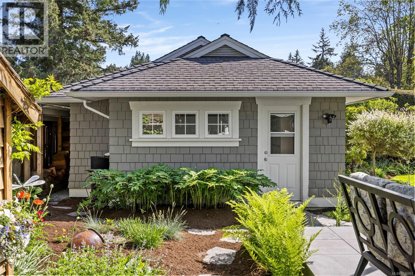 202 Crescent Rd E - 46