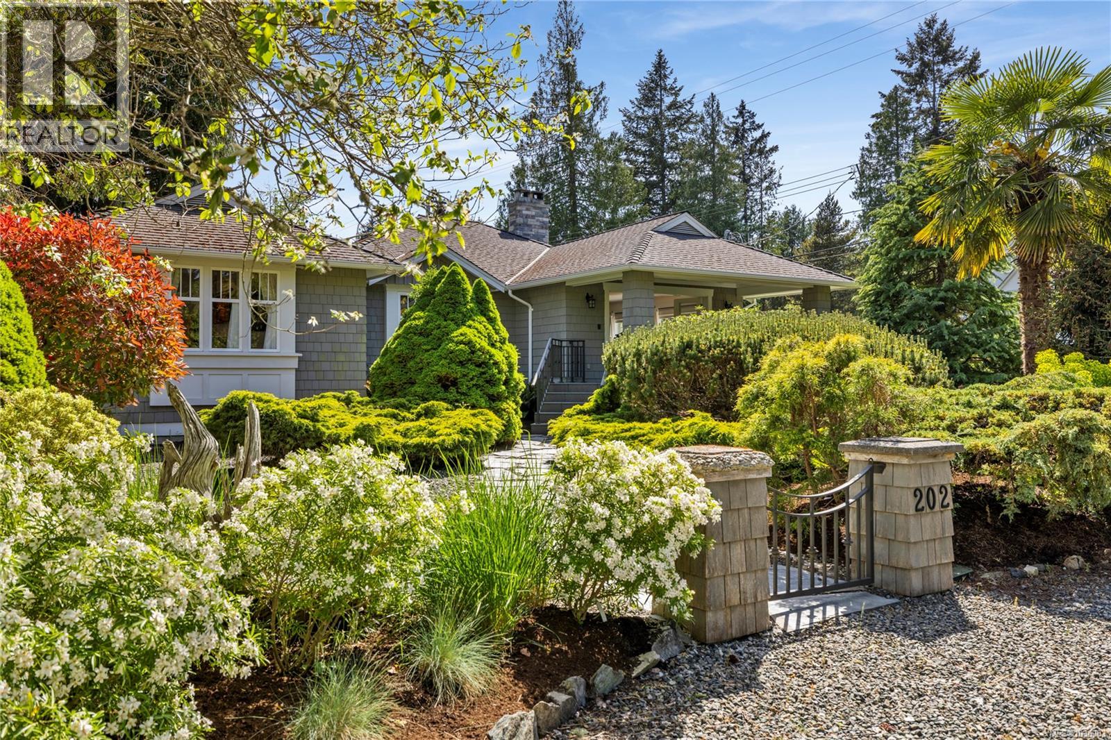 202 Crescent Rd E - 40