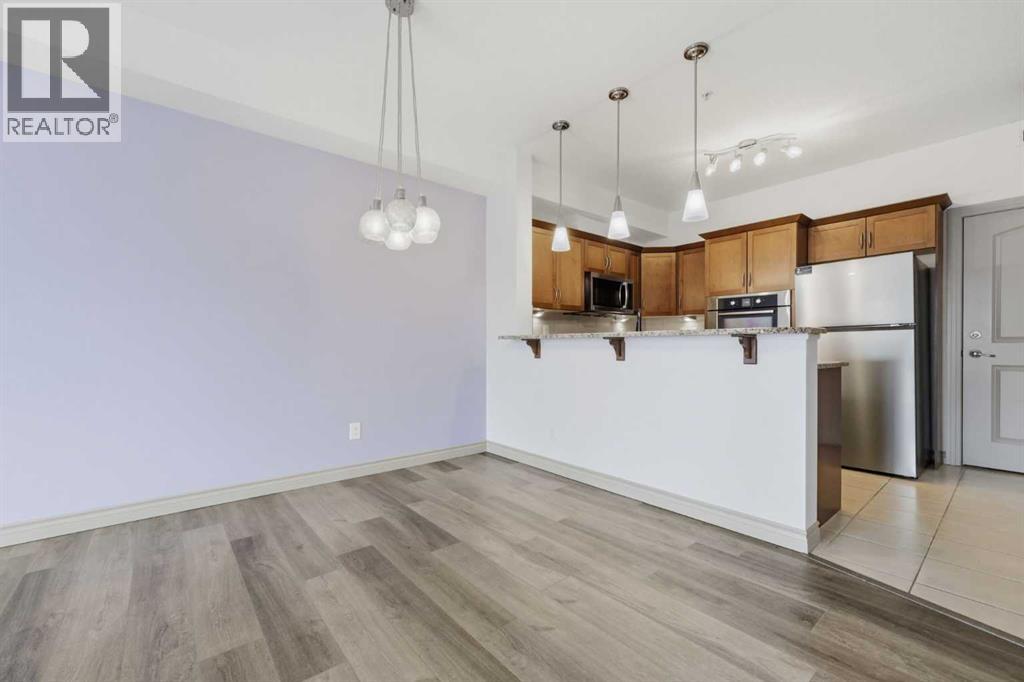 #306 70 Royal Oak Plaza NW - 12