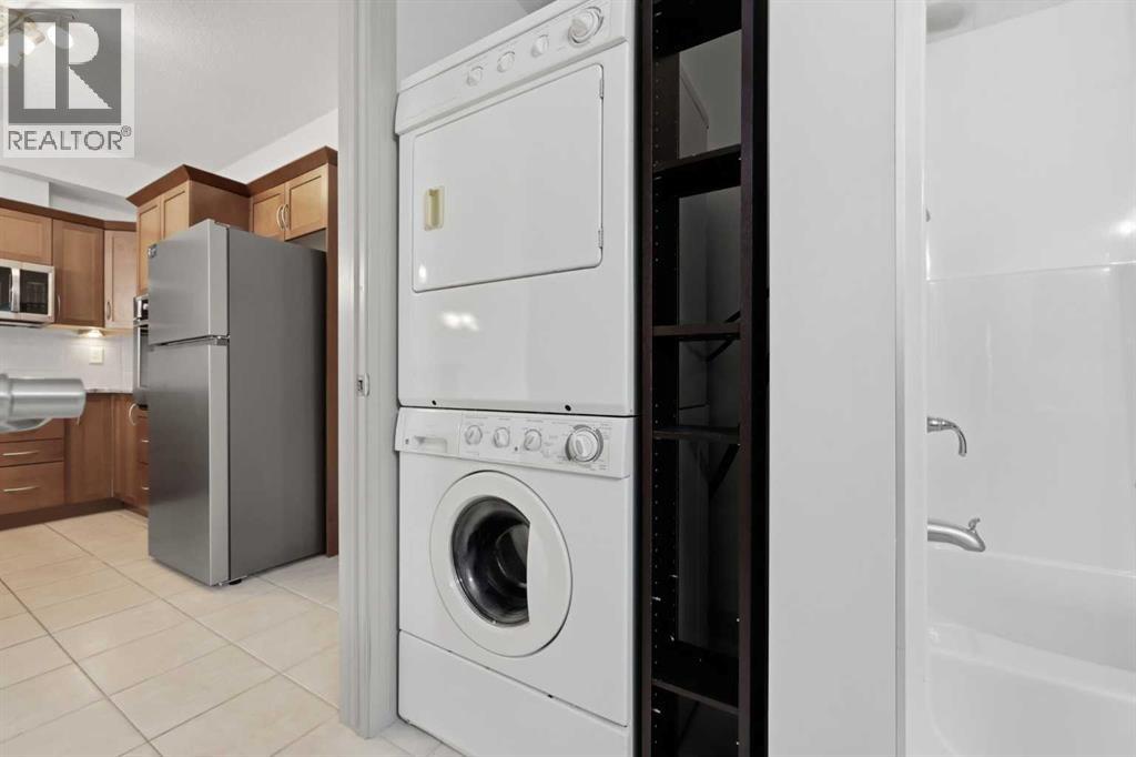#306 70 Royal Oak Plaza NW - 31