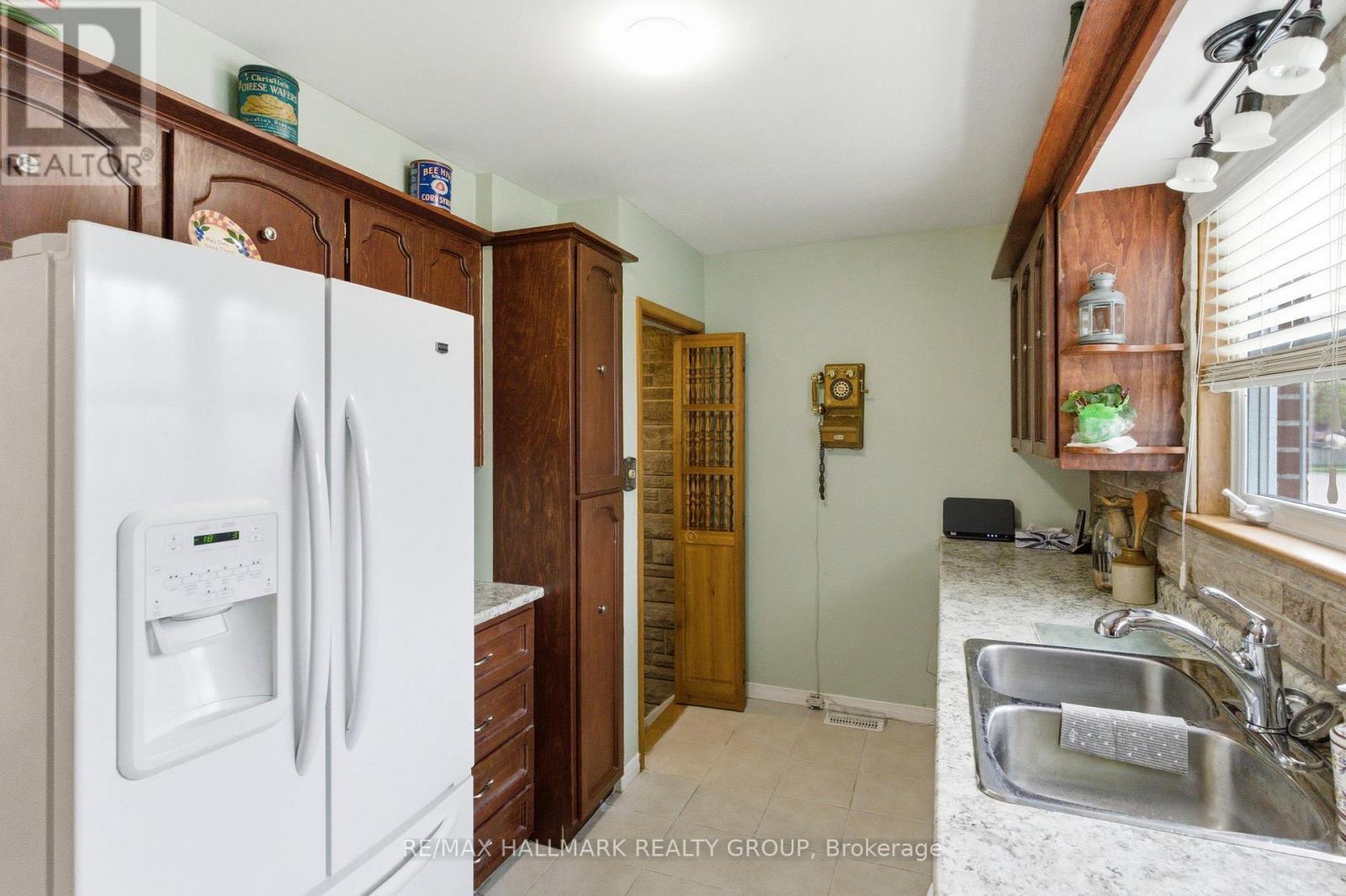 23 ALDERSHOT AVENUE - 14