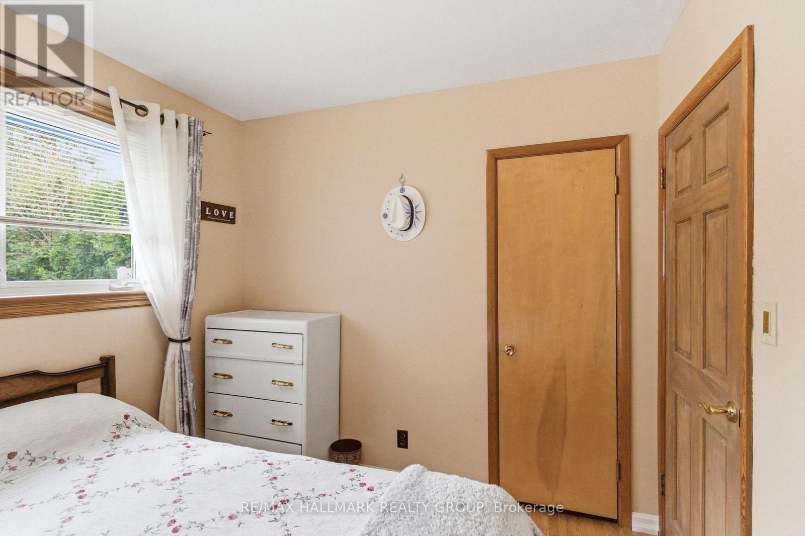 23 ALDERSHOT AVENUE - 19