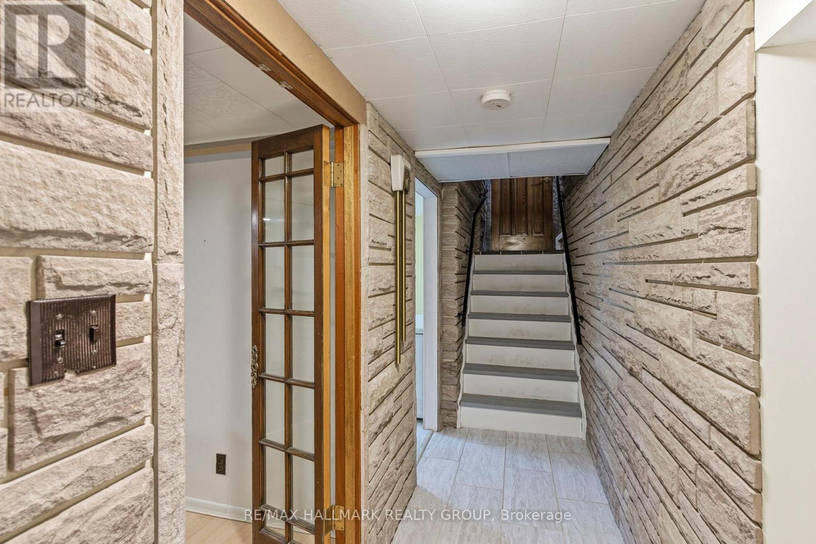 23 ALDERSHOT AVENUE - 26