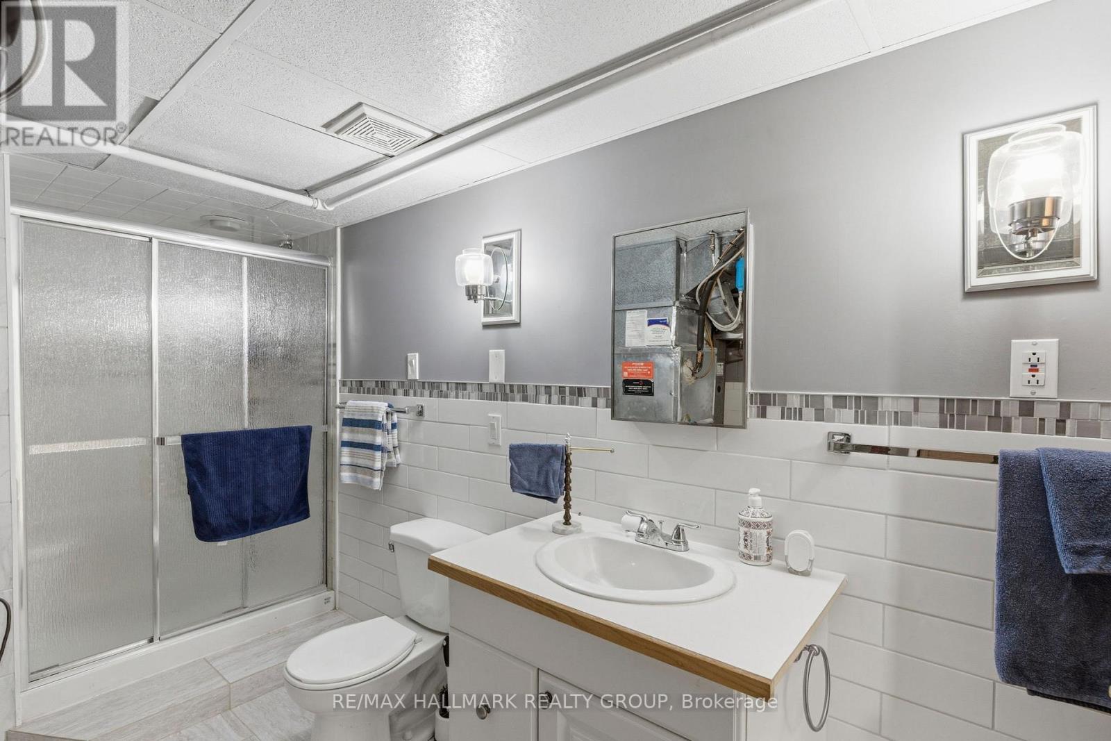 23 ALDERSHOT AVENUE - 36