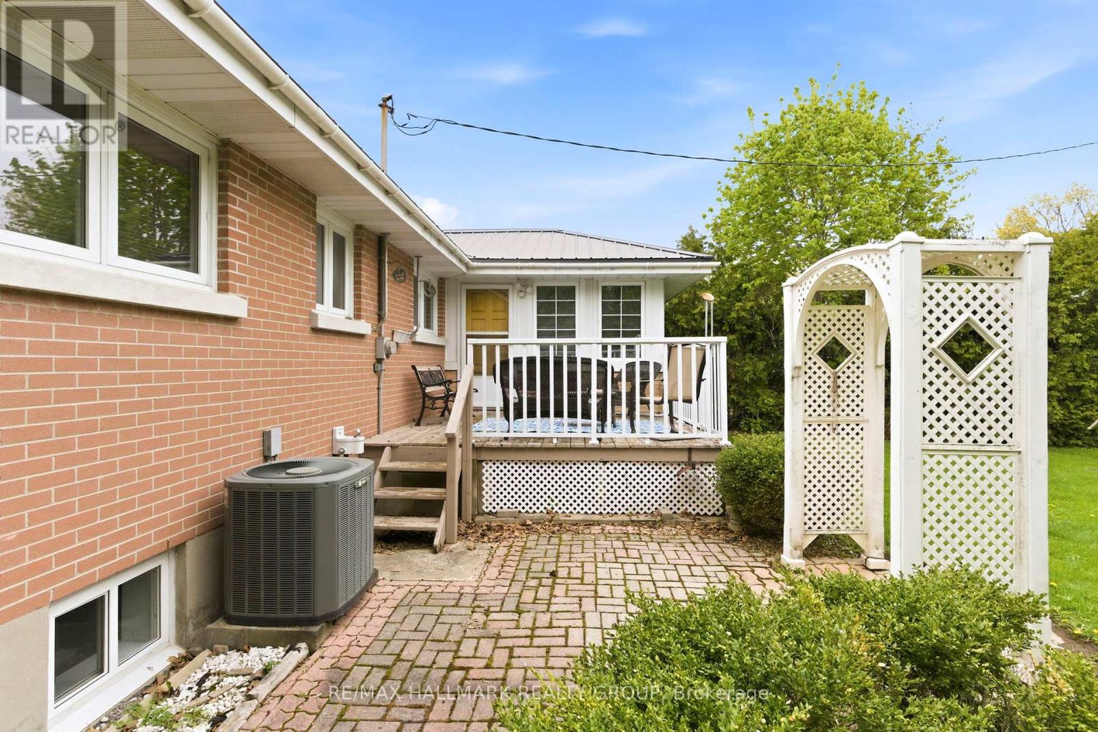 23 ALDERSHOT AVENUE - 39