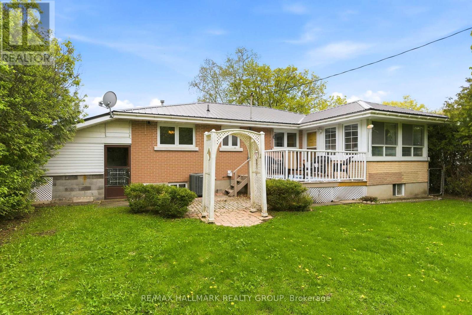 23 ALDERSHOT AVENUE - 40
