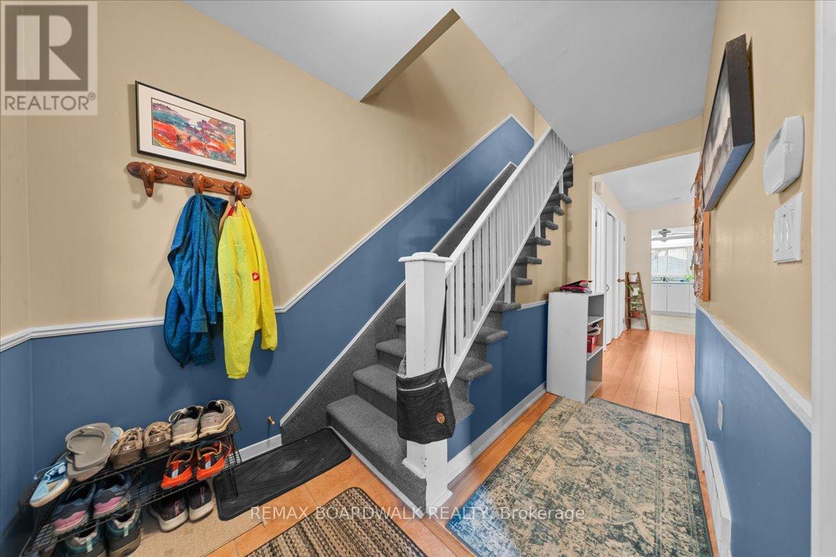 204- 206 JEANNE MANCE STREET - 2