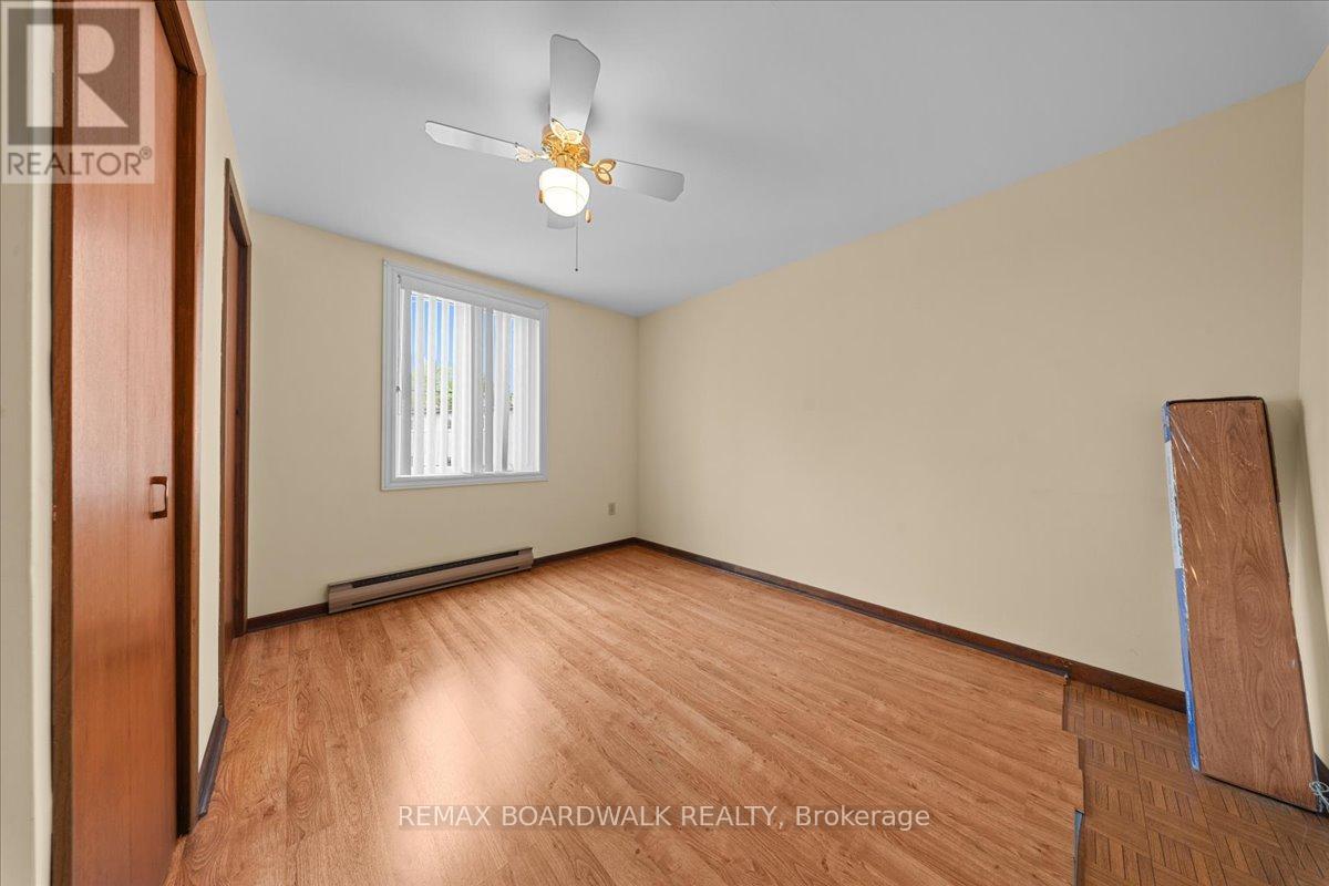 204- 206 JEANNE MANCE STREET - 27