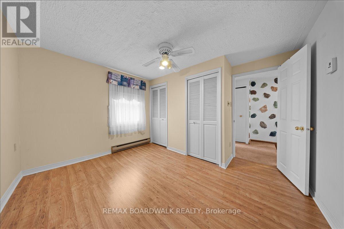 204- 206 JEANNE MANCE STREET - 29