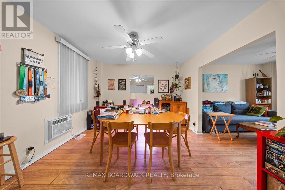 204- 206 JEANNE MANCE STREET - 5