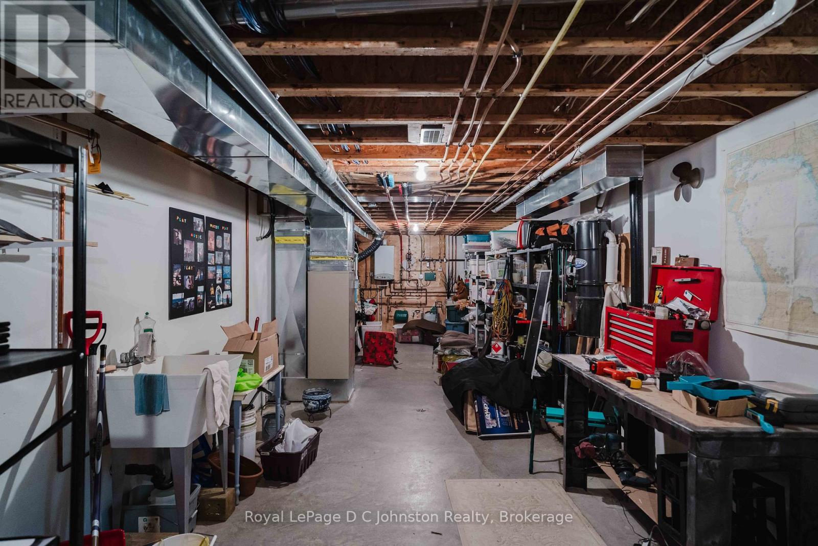 290 SAUGEEN STREET - 40