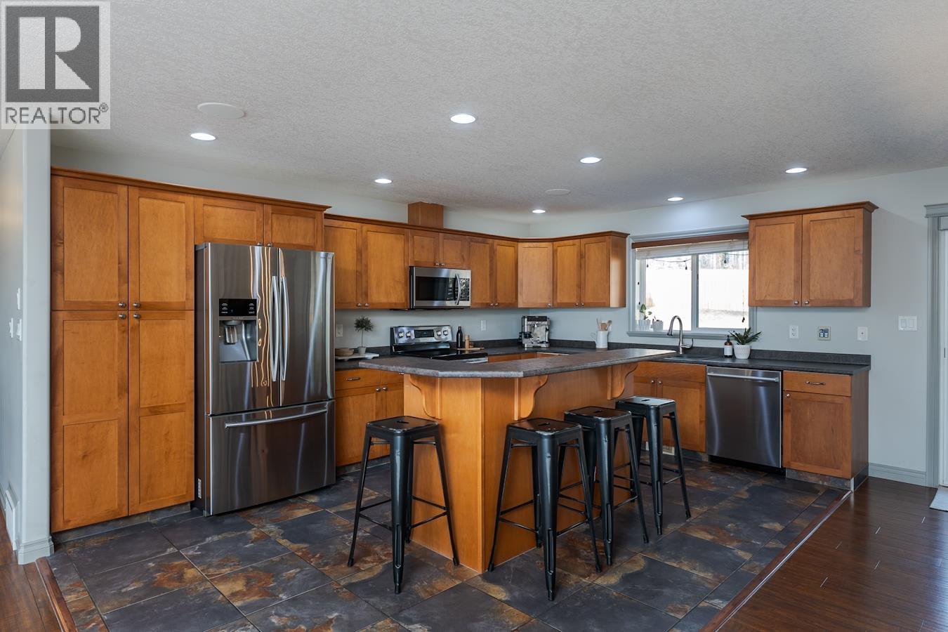 7657 GRAYSHELL ROAD, Prince George