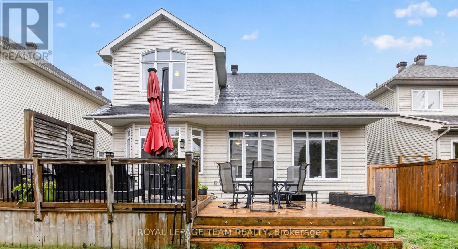 18 RIVERGREEN CRESCENT - 27