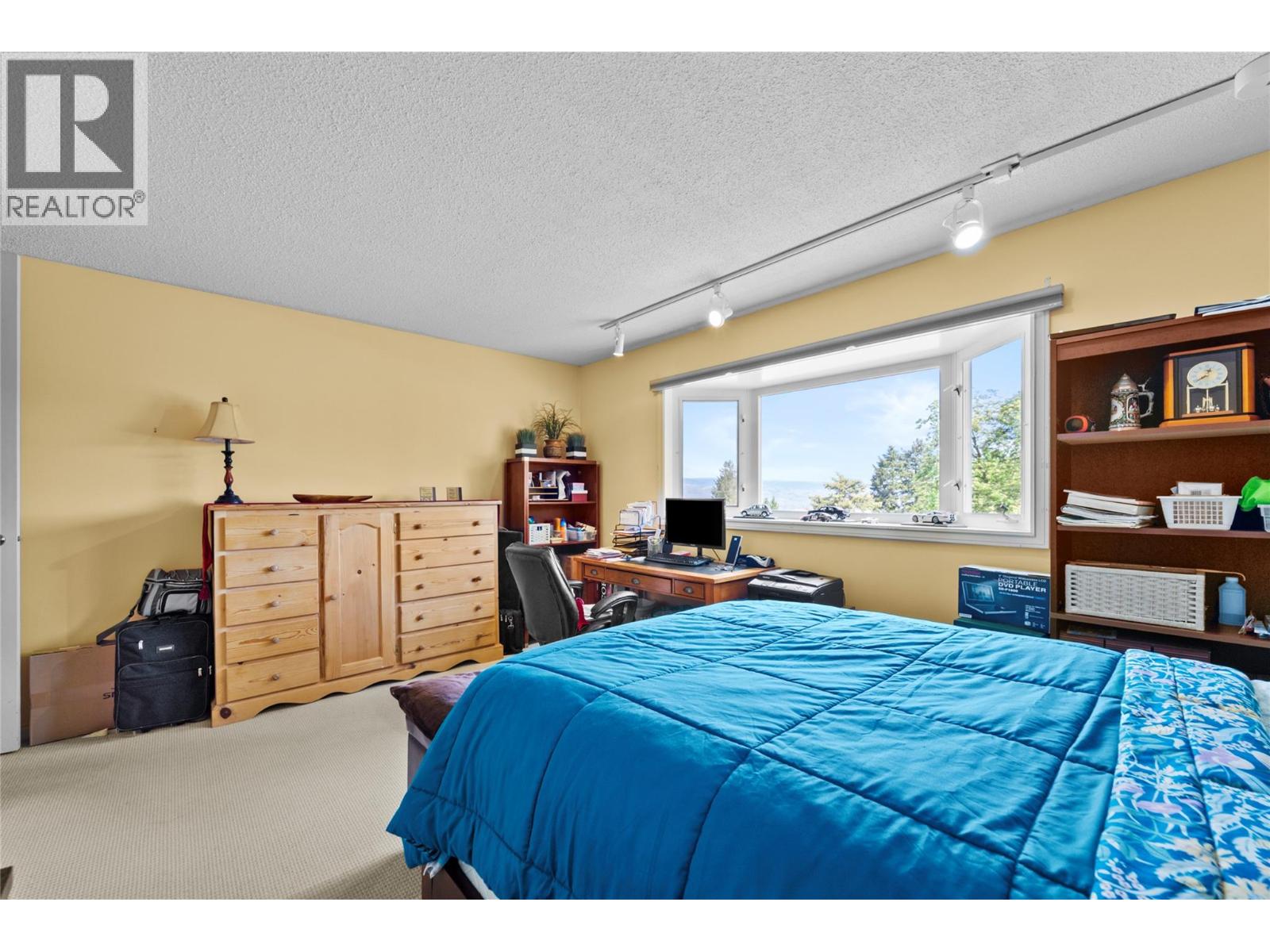 179 Monmouth Drive - 14