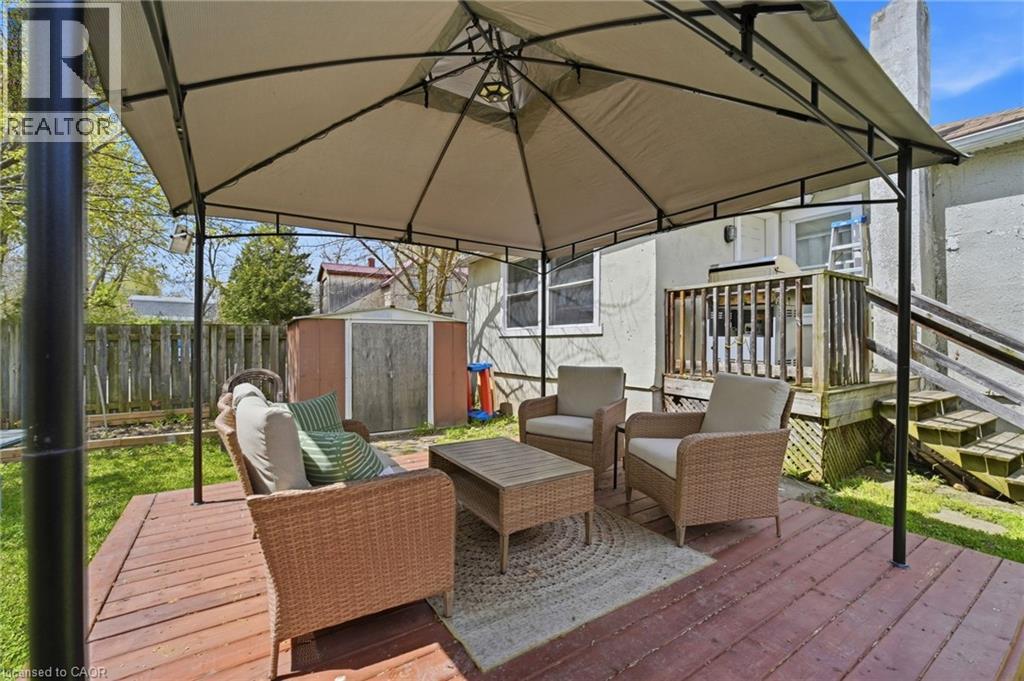 18 CAPNER Street - 18