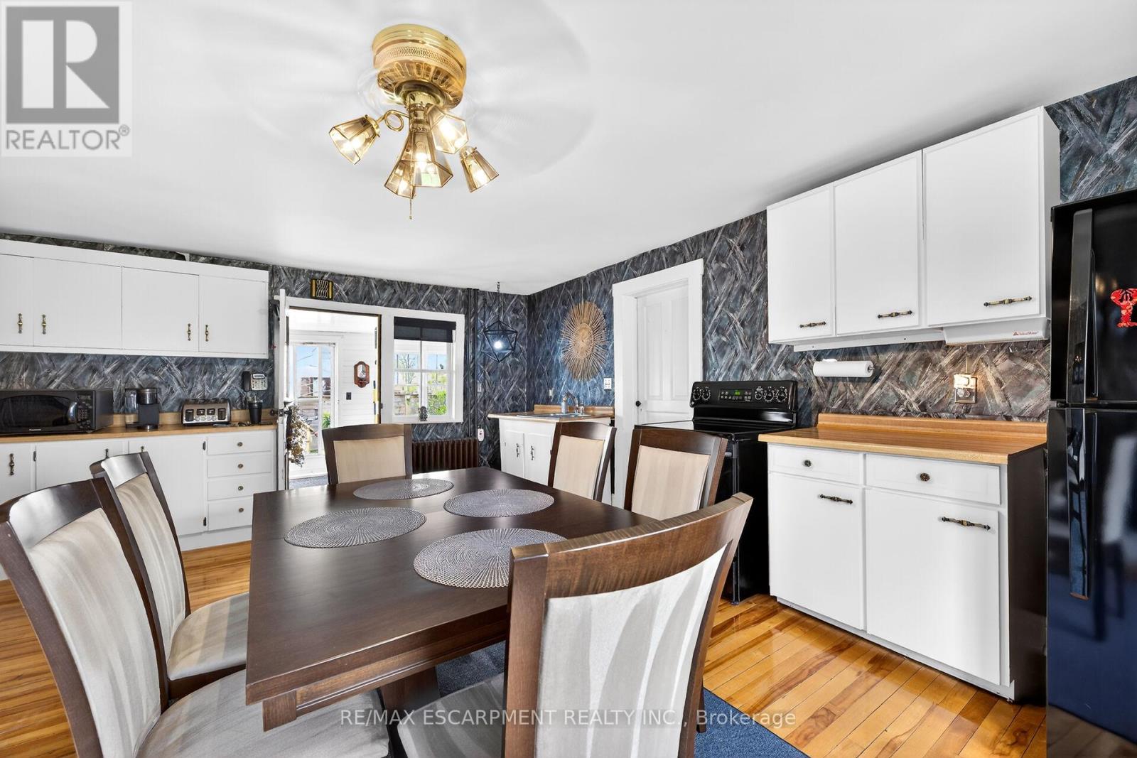 35 OTTAWA STREET S - 16