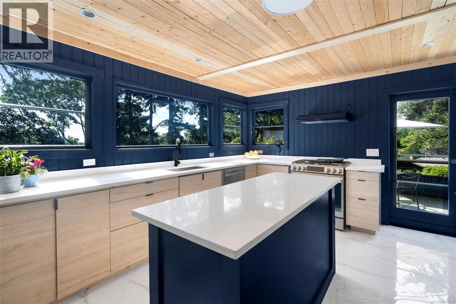 3580 Doncaster Dr - 10