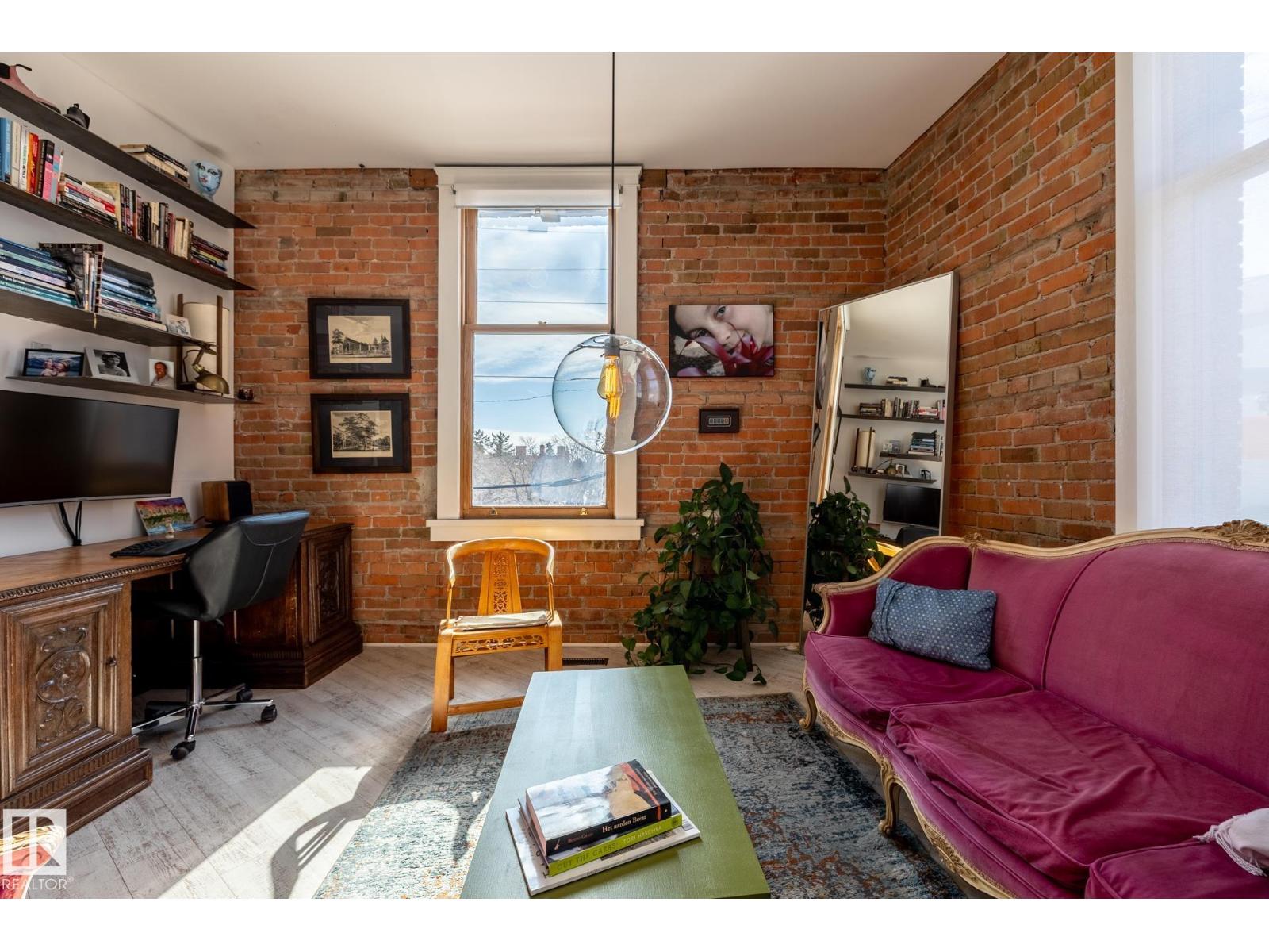 #203 10141 95 ST NW - 21