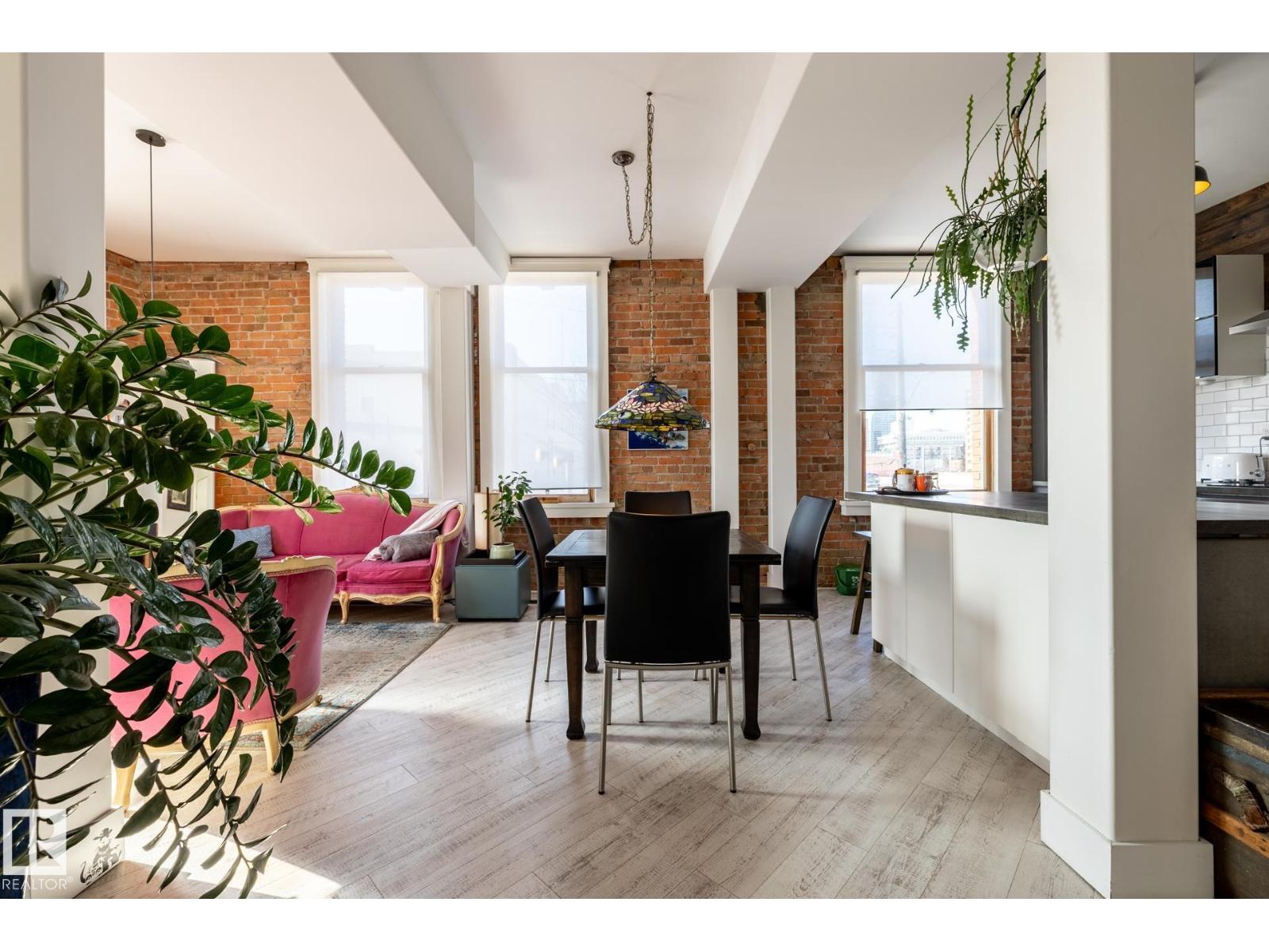 #203 10141 95 ST NW - 38