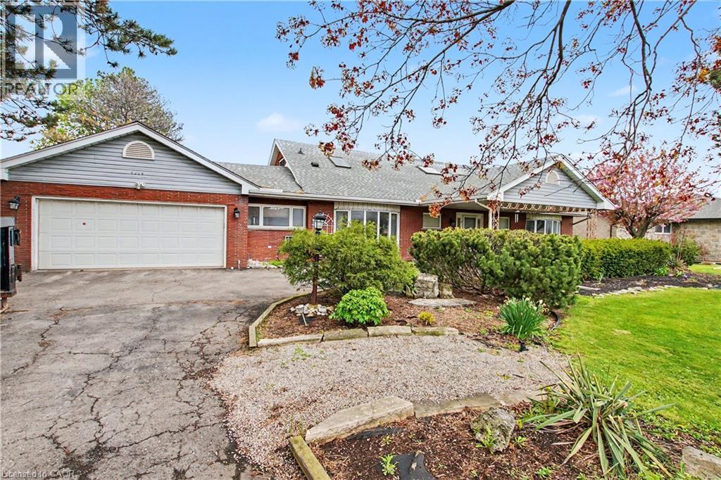 1061 NORTH SERVICE Road - 4