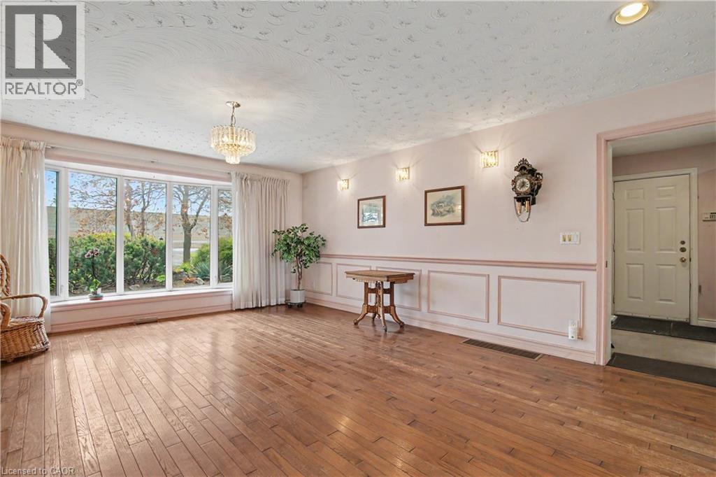 1061 NORTH SERVICE Road - 8