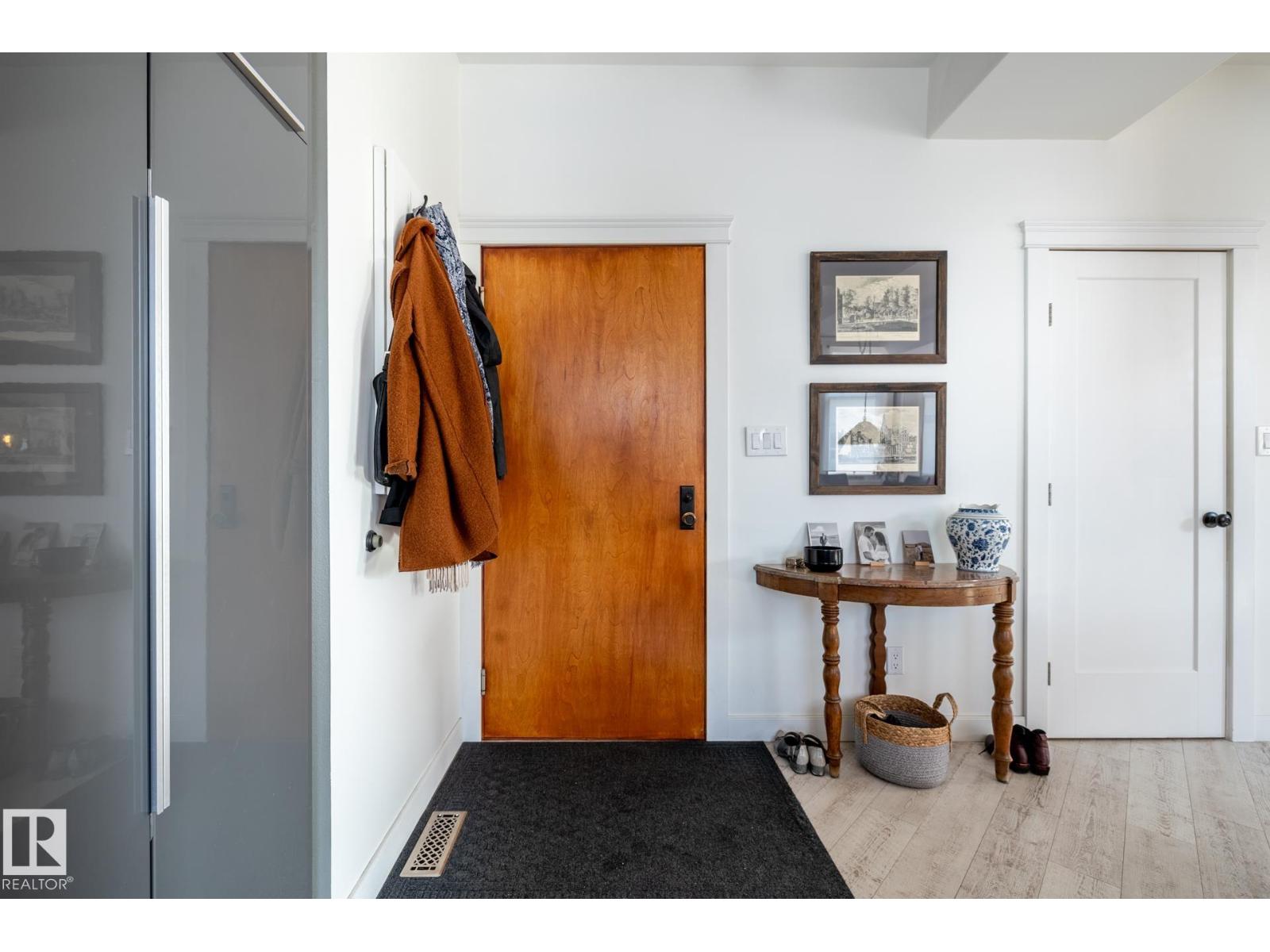 #203 10141 95 ST NW - 7