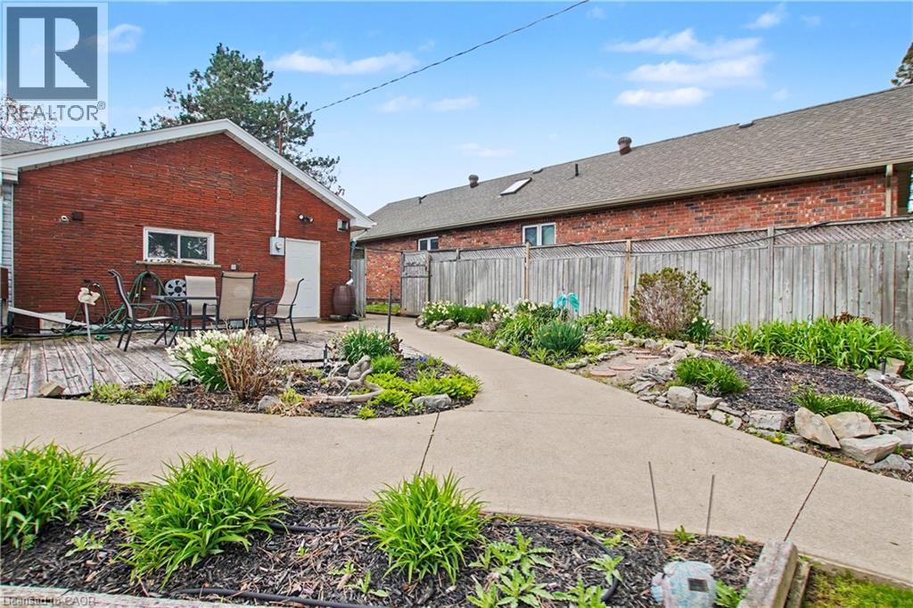 1061 NORTH SERVICE Road - 37