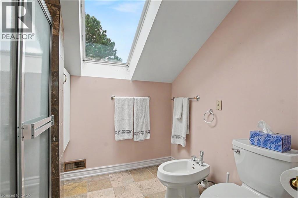 1061 NORTH SERVICE Road - 31
