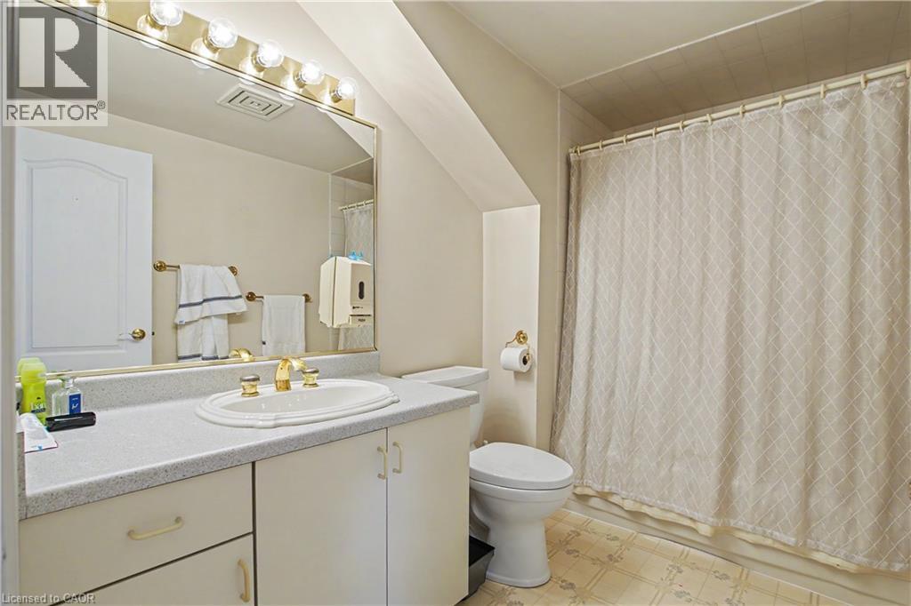 1061 NORTH SERVICE Road - 27