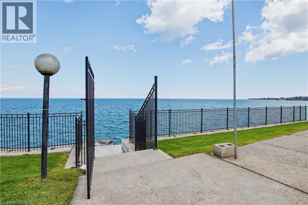 1061 NORTH SERVICE Road - 44