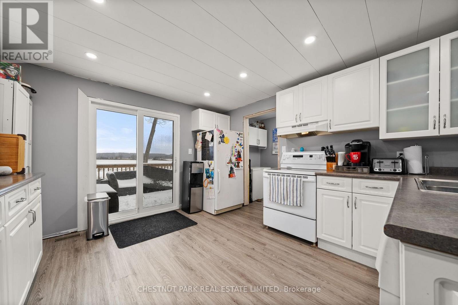 370 KAISER CROSSROAD - 12