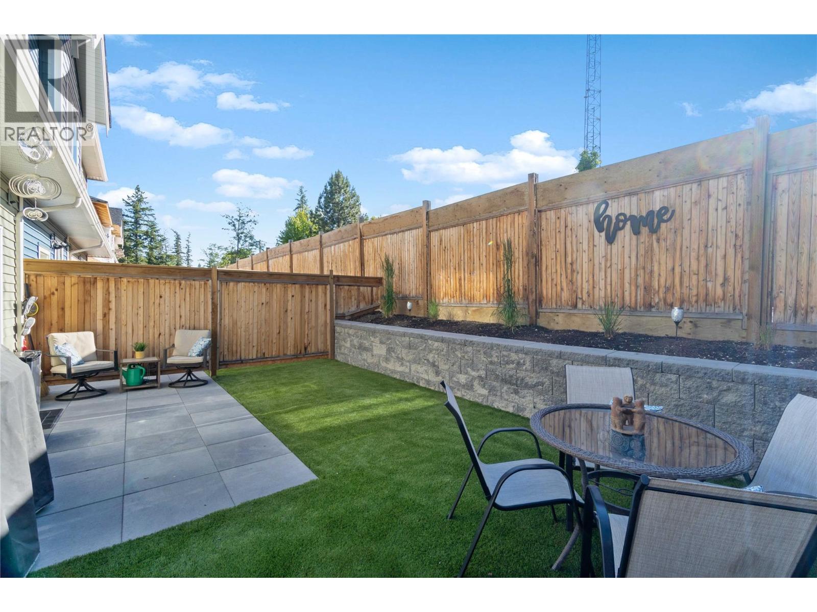 #14 1910 11 Avenue NE - 22